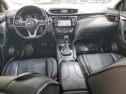 Used 2017 Nissan Rogue Sport SV w/ SV Premium Package image 13