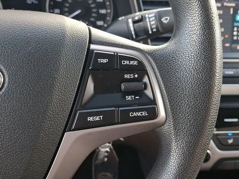 Used 2018 Hyundai Elantra SE w/ SE Connectivity Package 04 FWD image 26