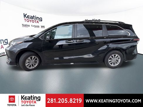 Certified 2024 Toyota Sienna XLE image 5