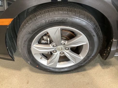 Used 2018 Honda Odyssey EX image 16