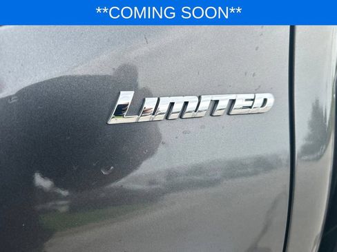 Used 2019 Toyota Tacoma Limited AWD/4WD image 15