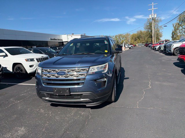 Used 2018 Ford Explorer XLT w/ Equipment Group 202A AWD/4WD image 11