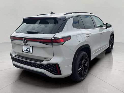 New 2026 Volkswagen Tiguan SE R-Line AWD/4WD image 7