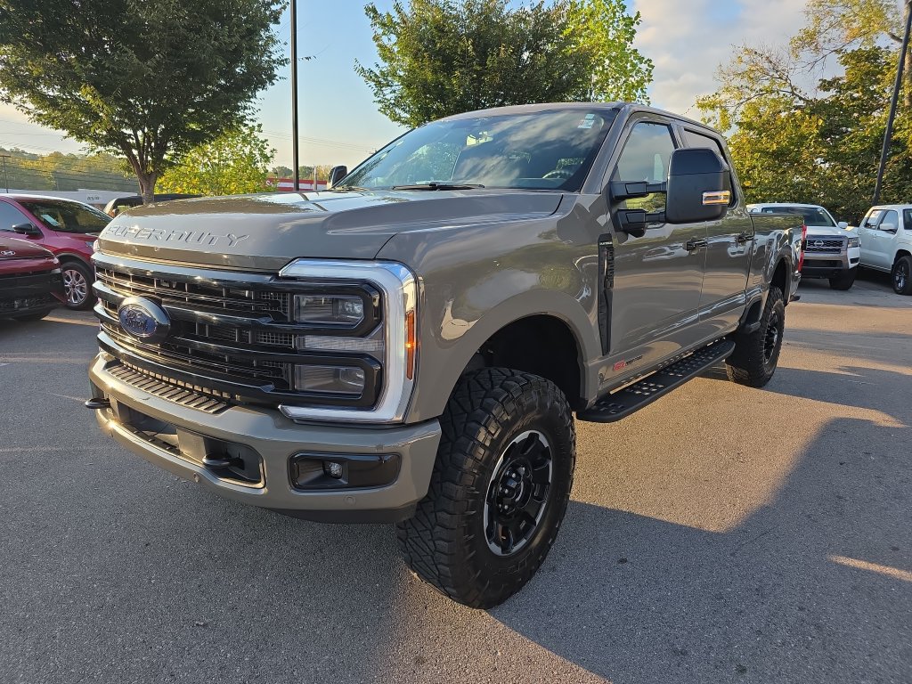 Used 2026 Ford F250 Platinum w/ Platinum Plus Package AWD/4WD image 4