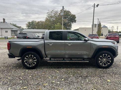 Used 2024 GMC Canyon Denali image 7