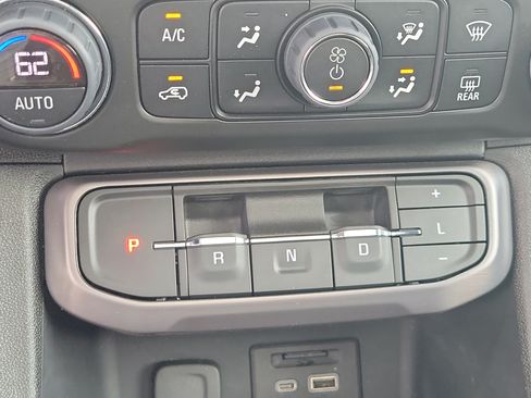 Used 2023 GMC Acadia AT4 w/ Technology Package AWD/4WD image 25