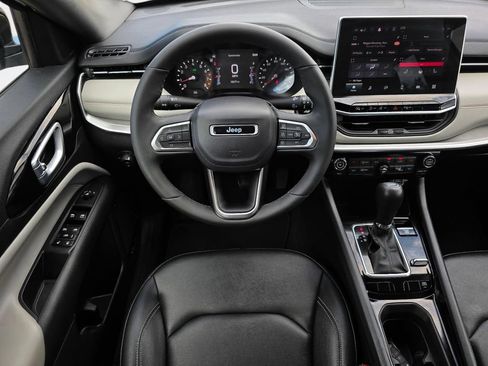 Used 2025 Jeep Compass Limited AWD/4WD image 11