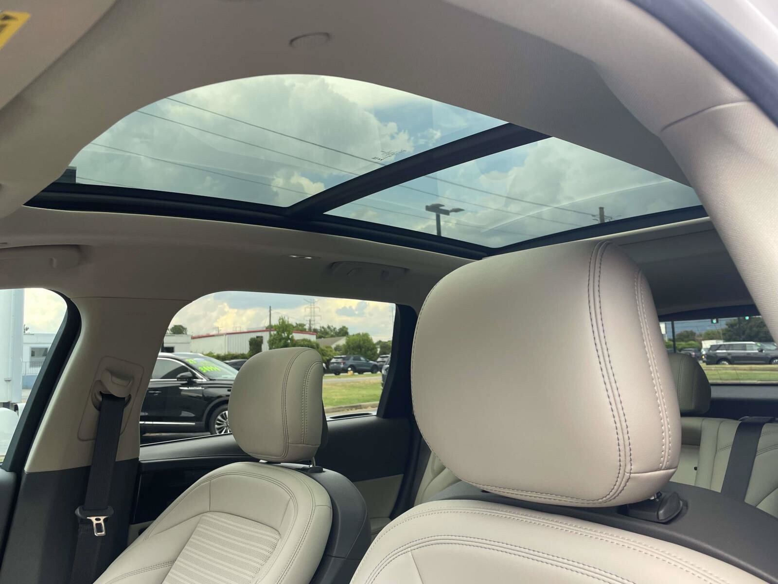 Certified 2024 Lincoln Nautilus Reserve w/ Equipment Group 202A AWD/4WD image 18
