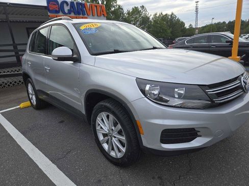 Used 2018 Volkswagen Tiguan Limited w/ Premium Package image 5