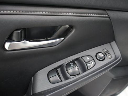 Used 2024 Nissan Sentra SV FWD image 36