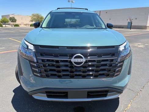 New 2026 Nissan Pathfinder Platinum FWD image 9