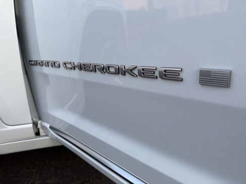 Used 2025 Jeep Grand Cherokee Summit image 27