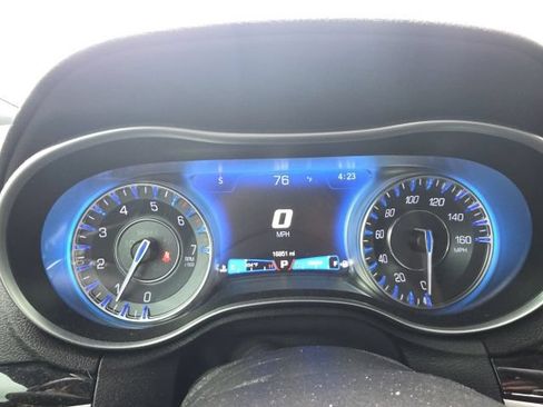 Used 2021 Chrysler 300 S w/ S Model Appearance Package RWD image 11