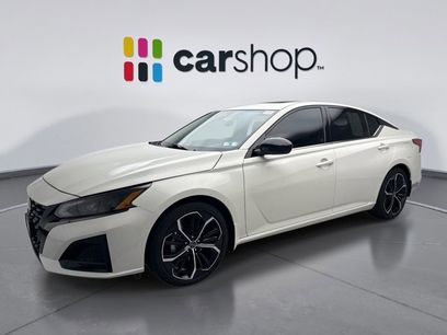 Used 2023 Nissan Altima 2.5 SR w/ SR Premium Package