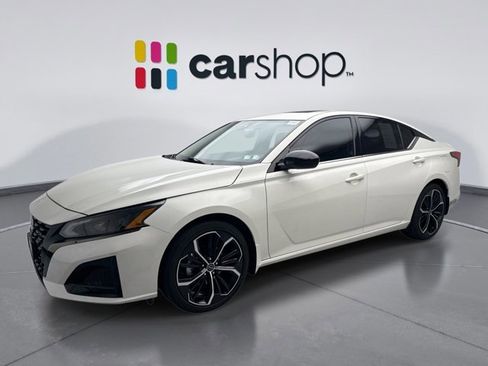 Used 2023 Nissan Altima 2.5 SR w/ SR Premium Package FWD image 1