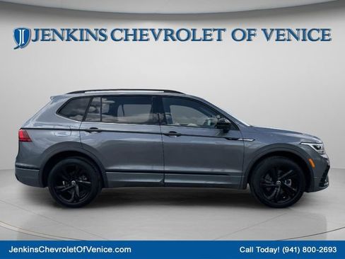 Used 2023 Volkswagen Tiguan SE R-Line FWD image 3