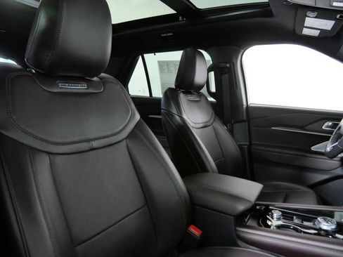 Certified 2025 Ford Explorer Platinum AWD/4WD image 11
