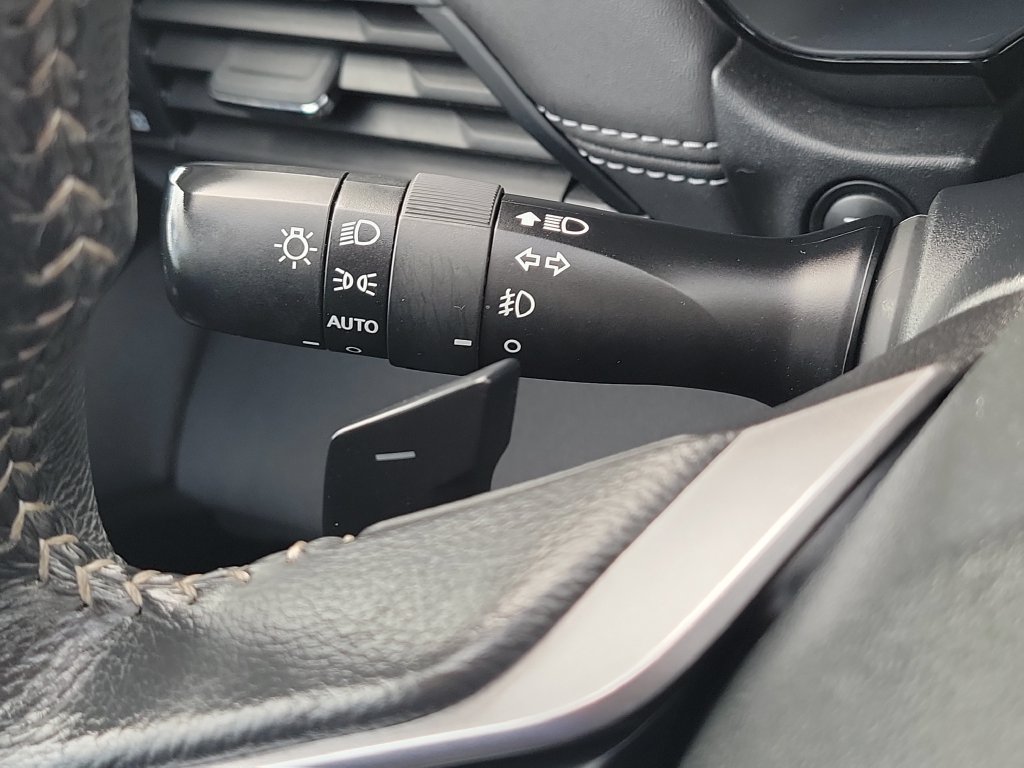 Used 2025 Subaru Outback Premium AWD/4WD image 11