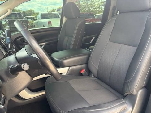 Used 2018 Nissan Titan SV w/ SV Convenience Package AWD/4WD image 20