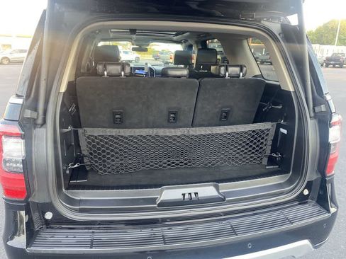 Used 2019 Ford Expedition Platinum image 32