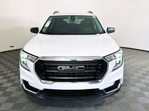 Used 2022 GMC Terrain SLE w/ Driver Convenience Package FWD image 8
