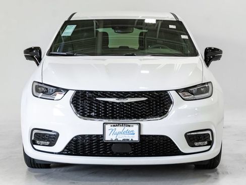 New 2026 Chrysler Pacifica Select FWD image 5