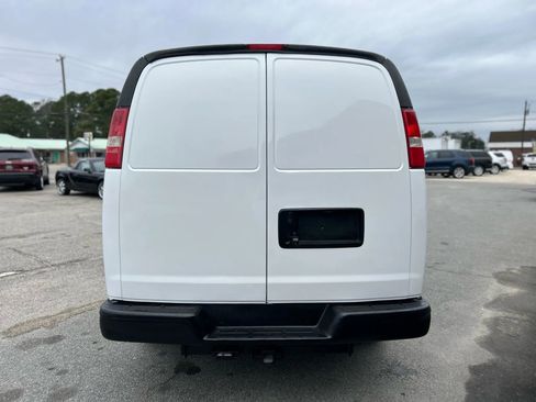 Used 2019 Chevrolet Express 2500 Van 3D w/ Communications Package image 8