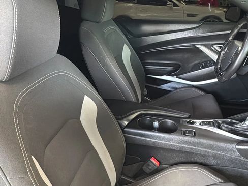 Used 2017 Chevrolet Camaro SS RWD image 11