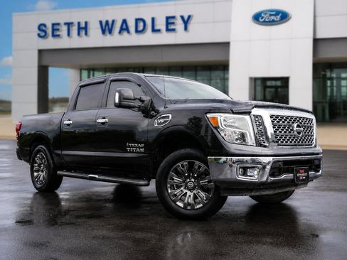 Used 2017 Nissan Titan SV AWD/4WD image 3