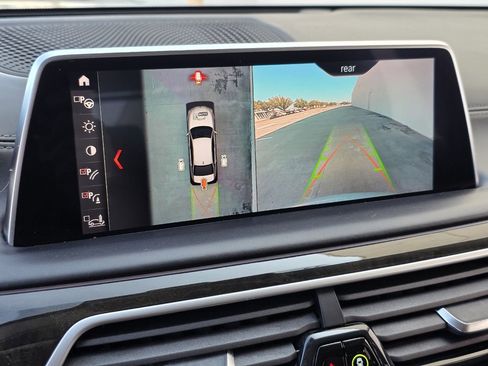 Used 2019 BMW 750i w/ Executive Package image 15