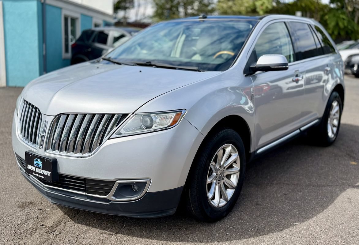 Used 2013 Lincoln MKX AWD image 7