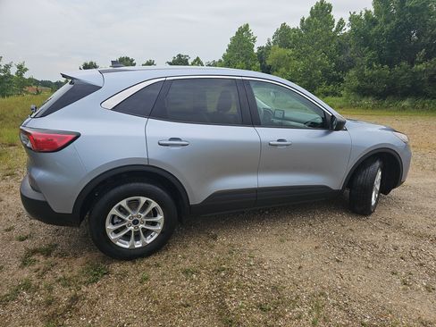 Used 2022 Ford Escape SE AWD/4WD image 3
