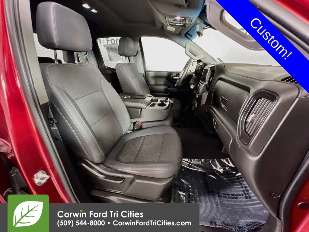 Used 2019 Chevrolet Silverado 1500 Custom w/ Custom Convenience Package AWD/4WD image 16