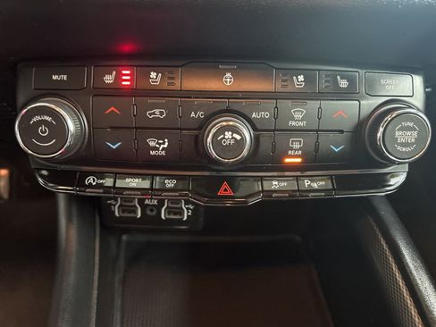 Used 2024 Dodge Durango GT image 29