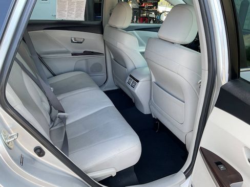Used 2010 Toyota Venza AWD w/ Convenience Pkg image 34