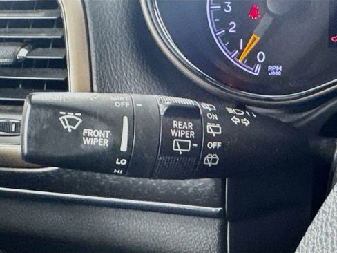 Used 2016 Jeep Grand Cherokee Limited RWD image 12