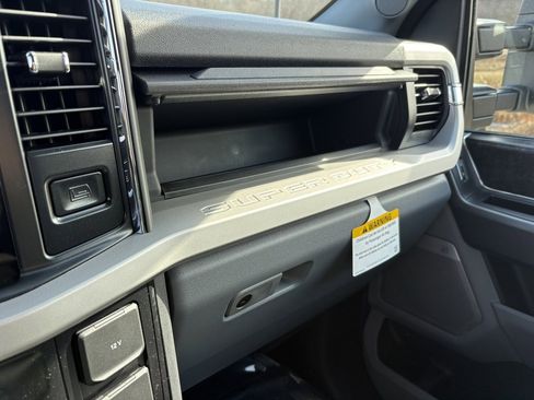 New 2026 Ford F250 XLT w/ XLT Premium Package image 38
