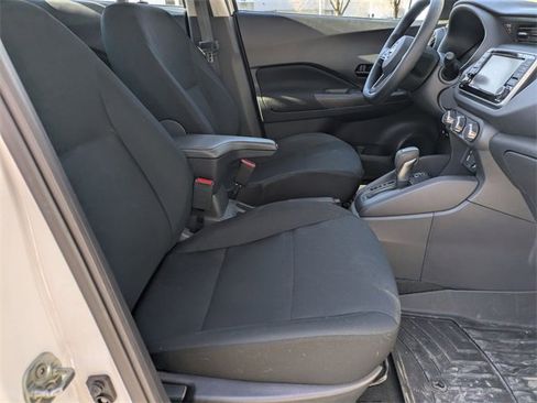 Used 2024 Nissan Kicks S image 27