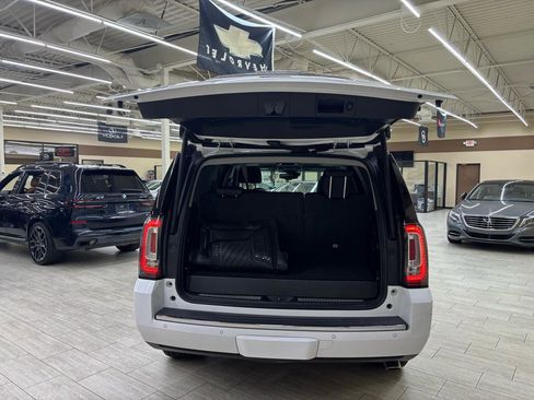 Used 2017 GMC Yukon Denali w/ Open Road Package AWD/4WD image 9