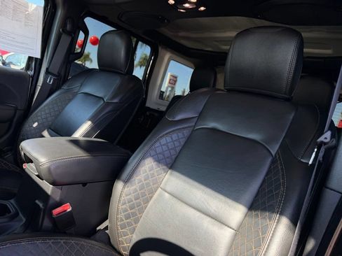Used 2022 Jeep Wrangler Unlimited Sahara AWD/4WD image 16