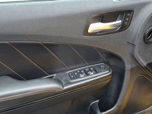 Used 2018 Dodge Charger R/T image 12