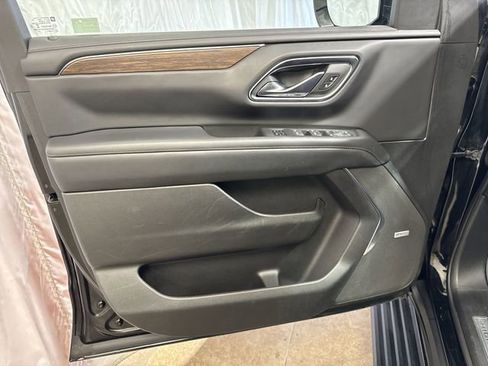 Used 2023 Chevrolet Suburban High Country AWD/4WD image 27