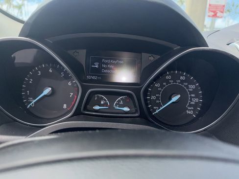 Used 2017 Ford Escape Titanium w/ Equipment Group 301A FWD image 4