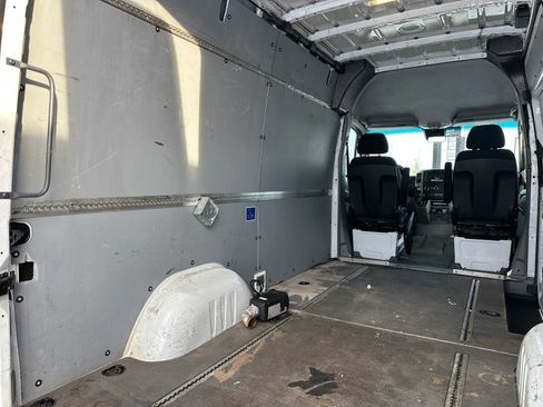 Used 2016 Freightliner Sprinter 2500 image 15