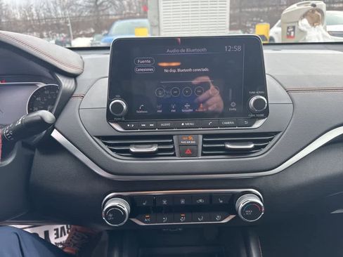 Used 2022 Nissan Altima 2.5 SR w/ Midnight Edition Package image 9