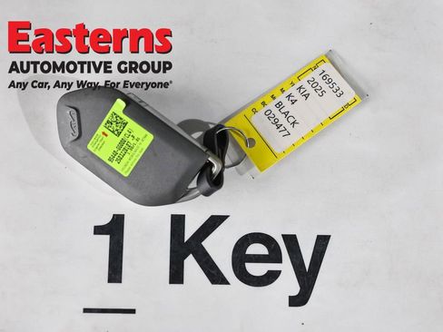 Used 2025 Kia K4 LXS image 25