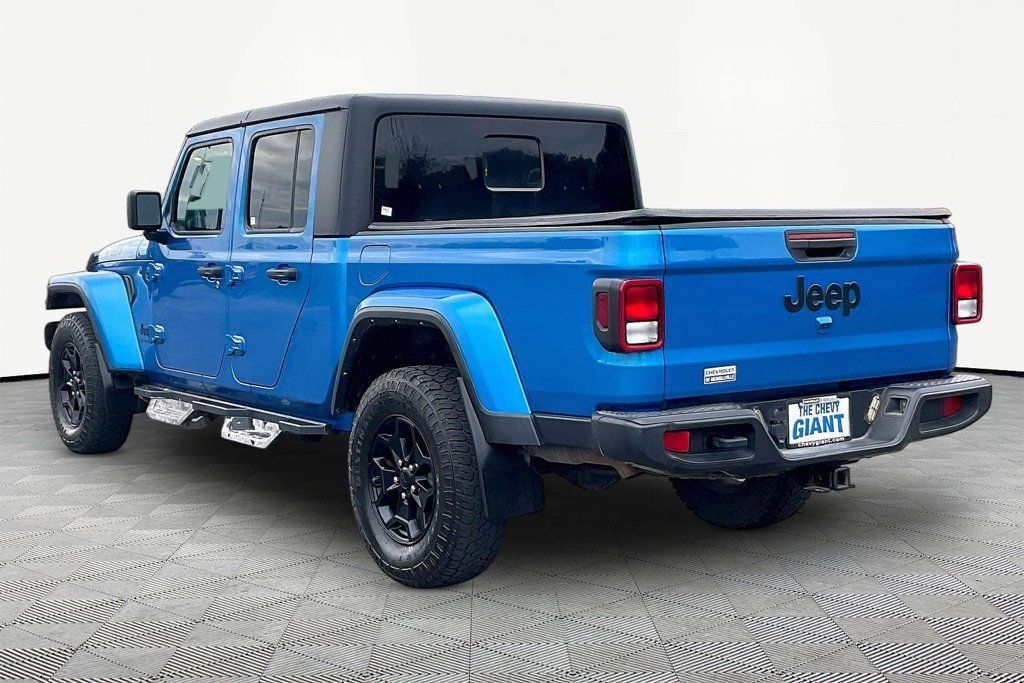 Used 2022 Jeep Gladiator Sport AWD/4WD image 4