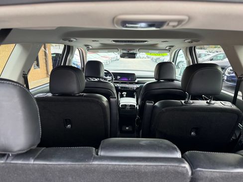 Used 2025 Kia Telluride S AWD/4WD image 17