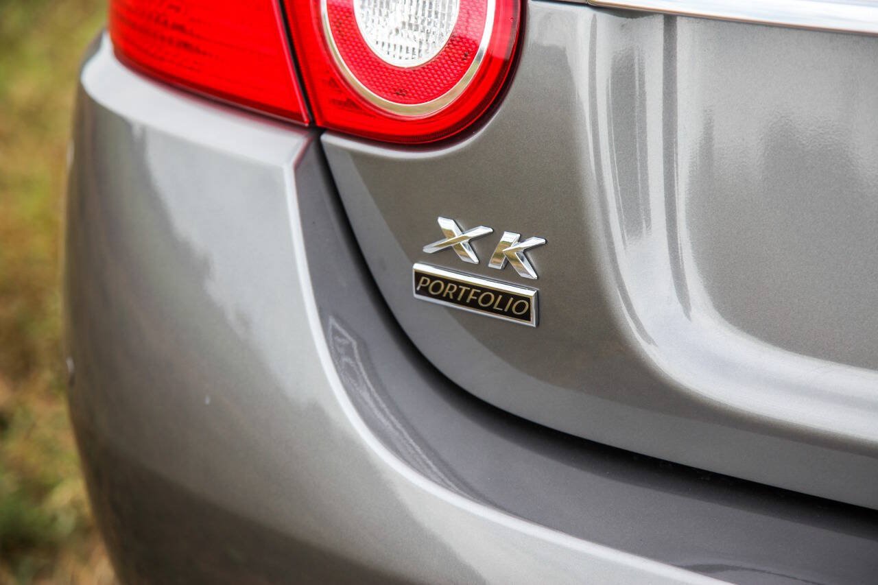 Used 2009 Jaguar XKR R RWD image 15
