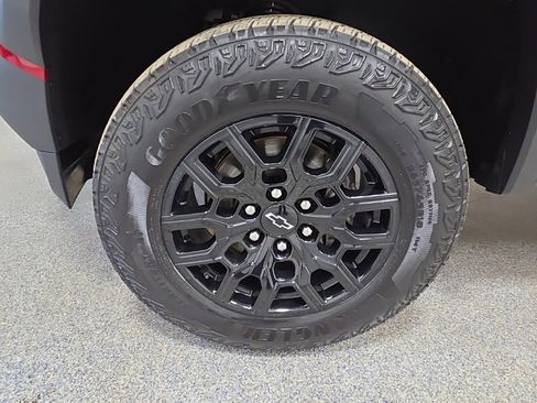 Used 2023 Chevrolet Colorado Trail Boss w/ Technology Package image 45